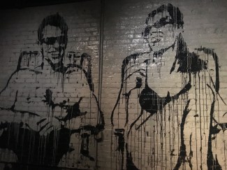 Grafiti sobre muro de ladrillo.jpeg