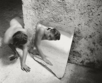 Francesca Woodman 'Self deceit 1', Roma, 1978