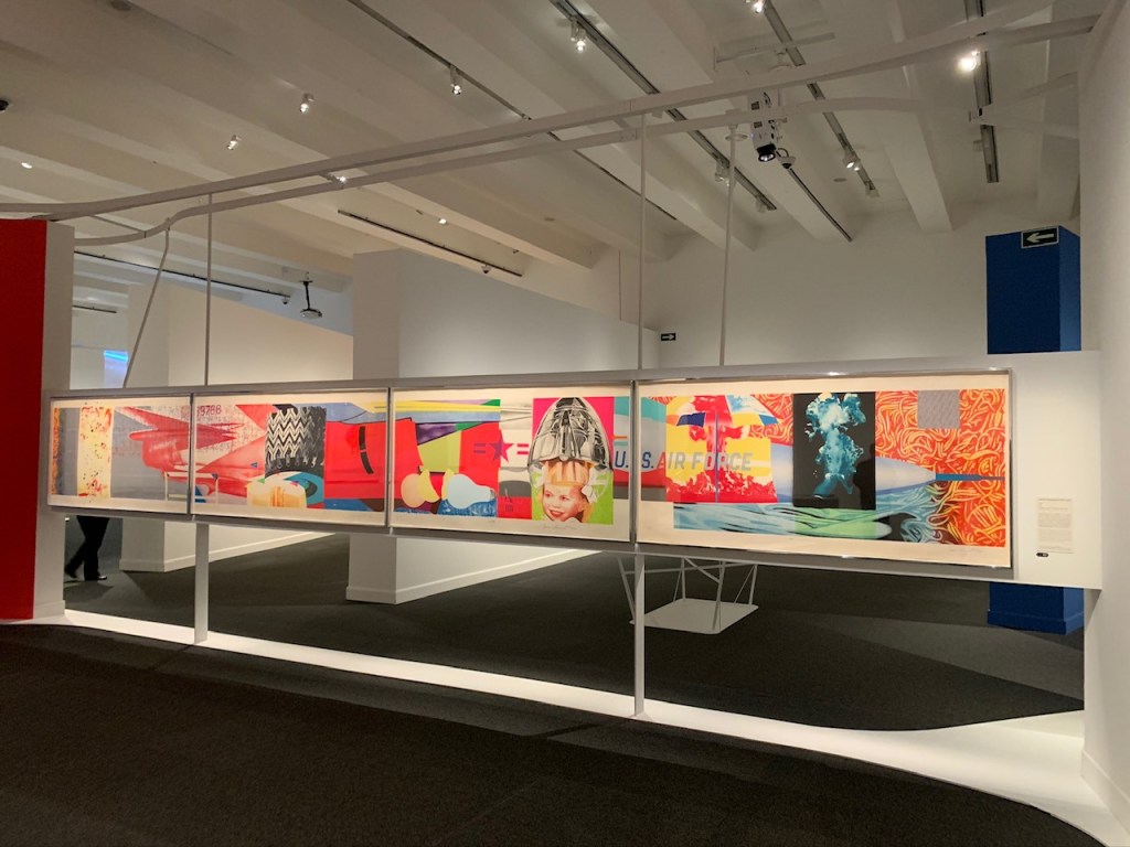 Mural de entrada a la exposición.